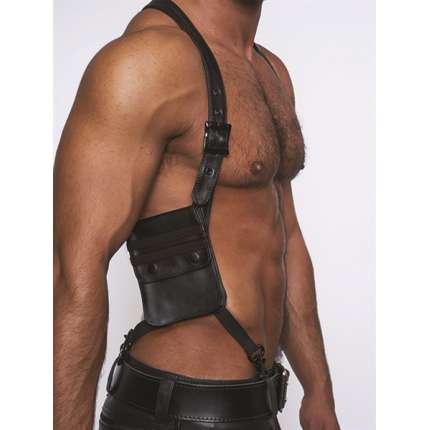 Arnés de color Negro con una Cartera de Mister B, de Cuero Negro,132018
