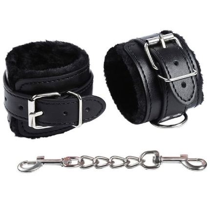 ohmama fetish - fur lined wrist restraints D-230349